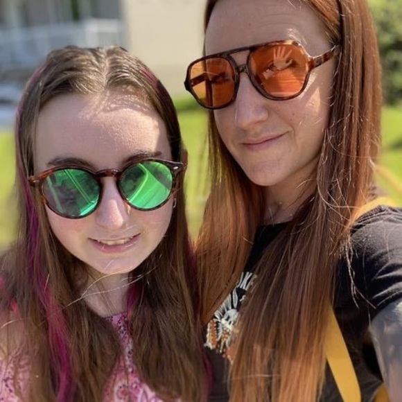 Meet your Posher, Stephanie - Picture 1 of 1